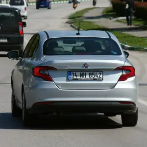 Fiat Egea - Foto spia (ottobre 2015) - 3