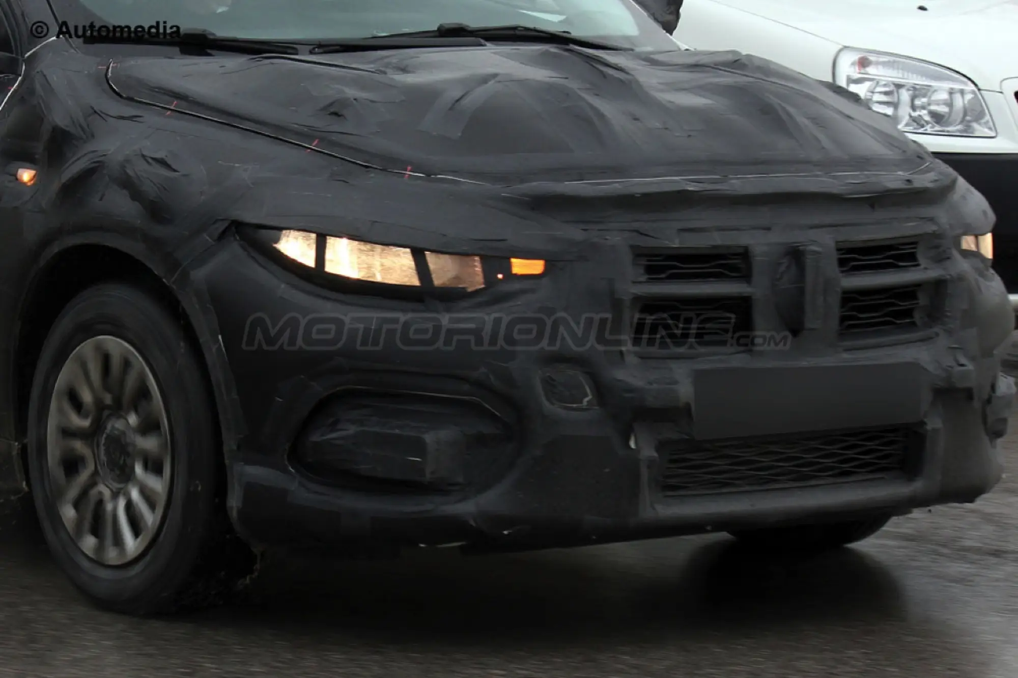 Fiat Linea MY 2016 - Foto spia del 13-04-2015 - 9