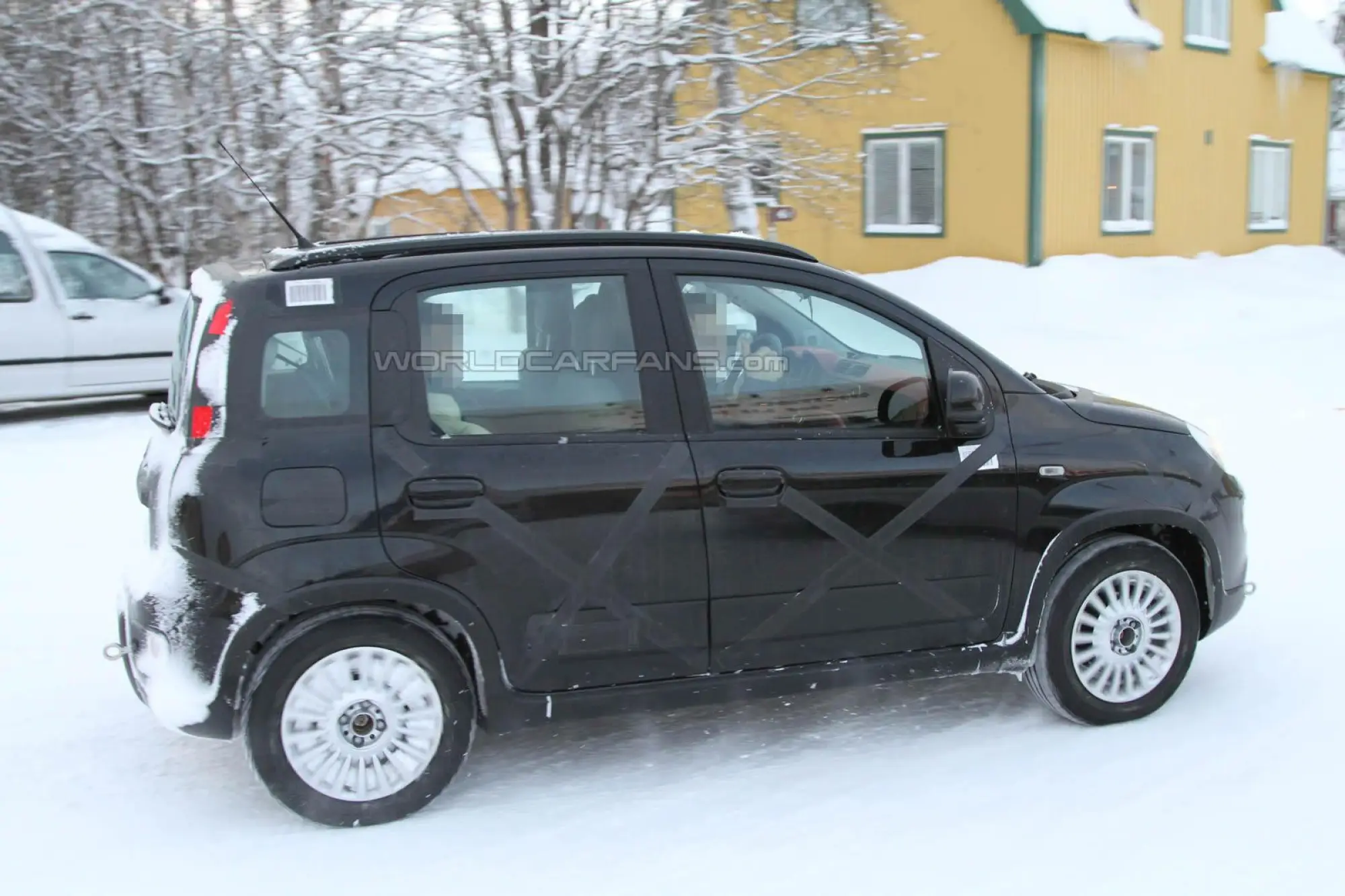 Fiat Panda 4x4 2013 foto spia gennaio 2012 - 2