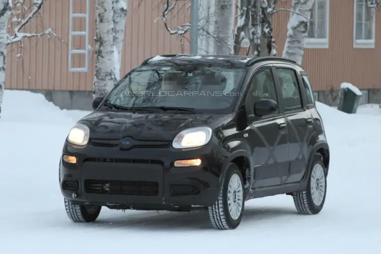 Fiat Panda 4x4 2013 foto spia gennaio 2012 - 6