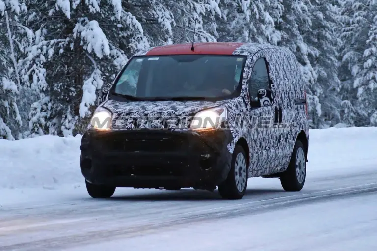 Fiat Qubo MY 2016 - Foto spia 18-12-2015 - 1