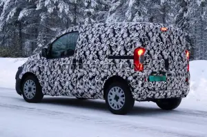 Fiat Qubo MY 2016 - Foto spia 18-12-2015 - 8
