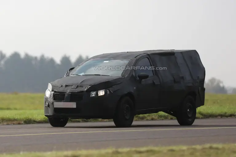 FIAT Strada 2016 - foto spia (novembre 2014) - 1