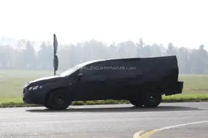 FIAT Strada 2016 - foto spia (novembre 2014) - 6