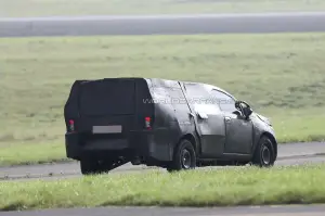 FIAT Strada 2016 - foto spia (novembre 2014) - 8