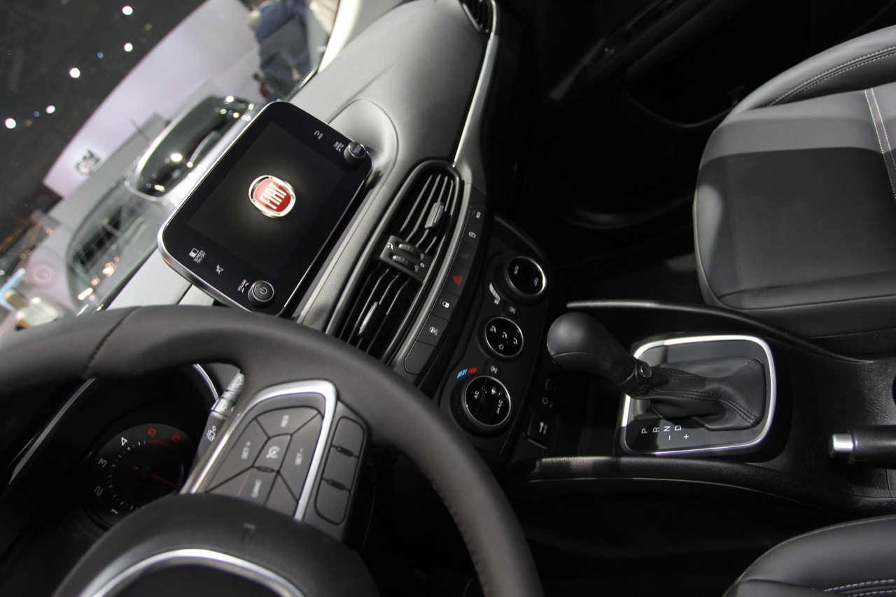 FIAT Tipo cambio automatico - Salone di Parigi 2016