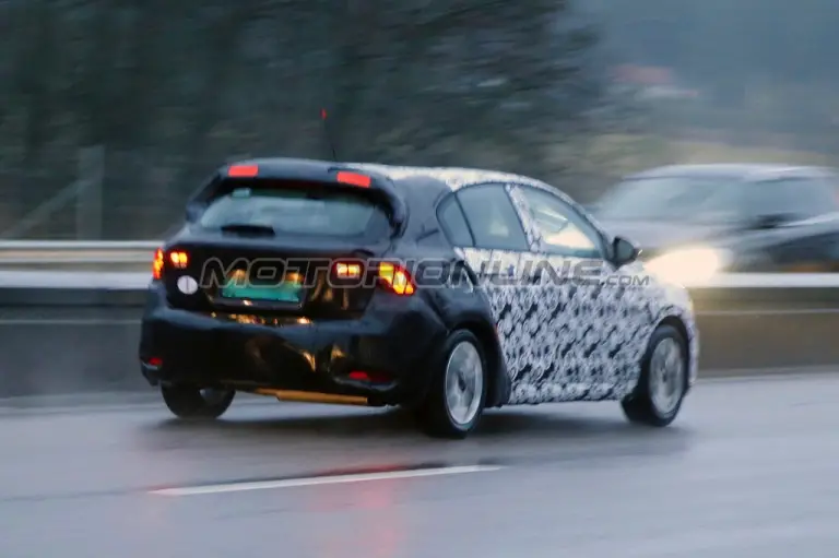 Fiat Tipo hatchback - Foto spia 07-12-2015 - 10