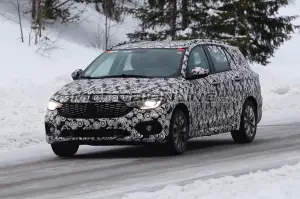 Fiat Tipo Station Wagon - Foto spia 22-02-2016