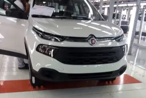 Fiat Toro - Foto spia dall'impianto brasiliano - 4