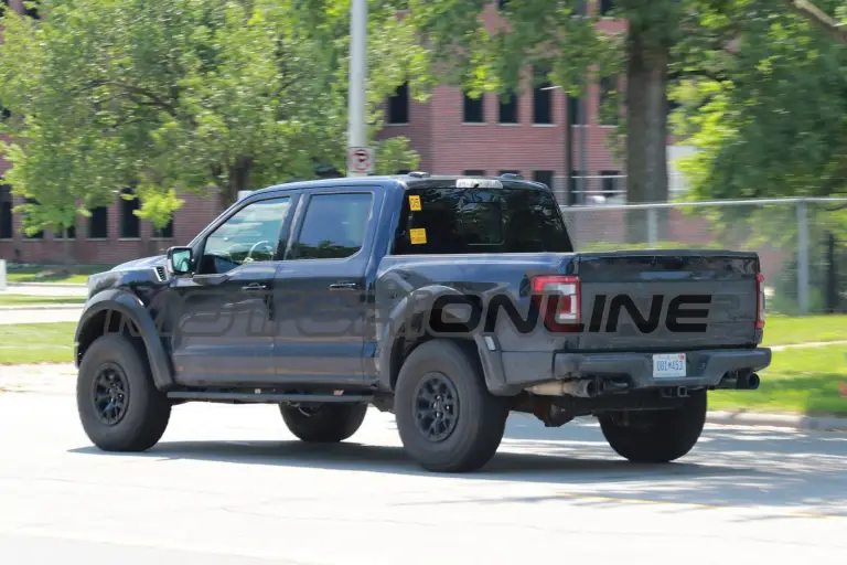 Ford 150 Raptor R - video spia giugno 2022 - 4