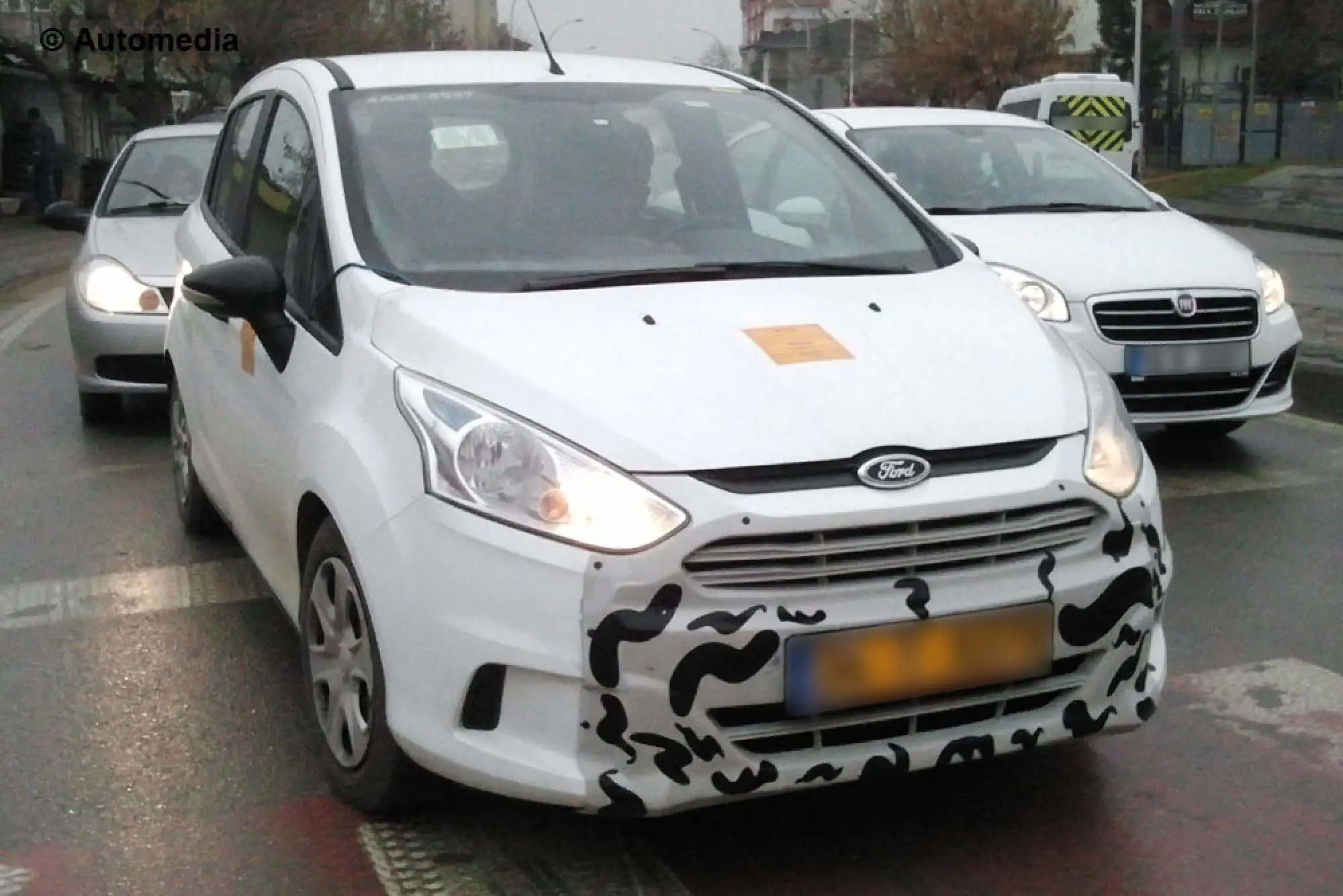 Ford B-Max 2015 - Foto spia 09-01-2014 - 1