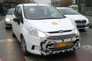 Ford B-Max 2015 - Foto spia 09-01-2014