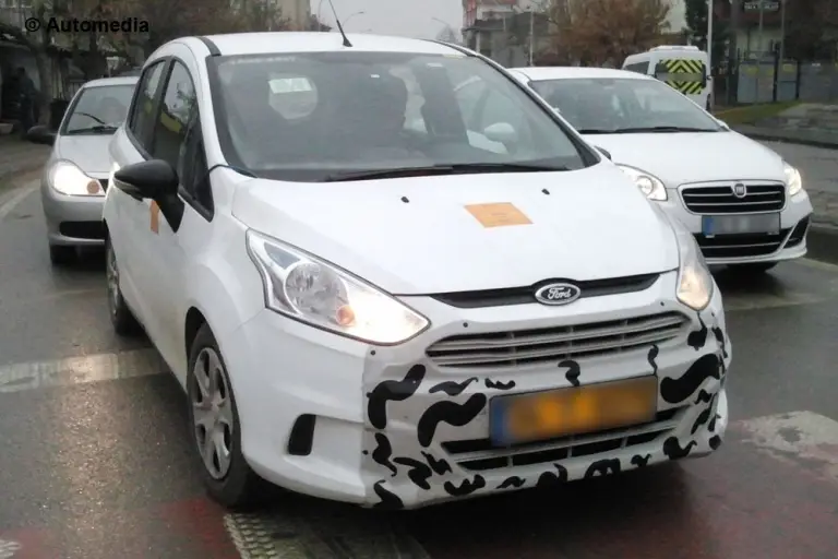 Ford B-Max 2015 - Foto spia 09-01-2014 - 1