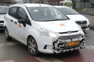 Ford B-Max 2015 - Foto spia 09-01-2014