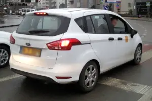 Ford B-Max 2015 - Foto spia 09-01-2014
