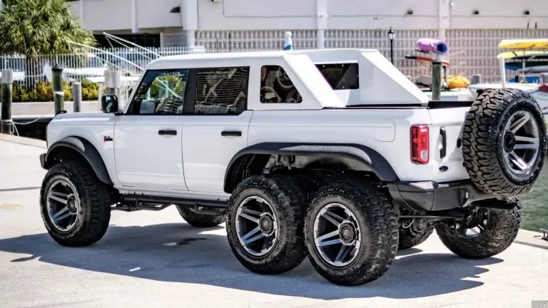Ford Bronco Apocalypse Dark Horse - Foto - 25