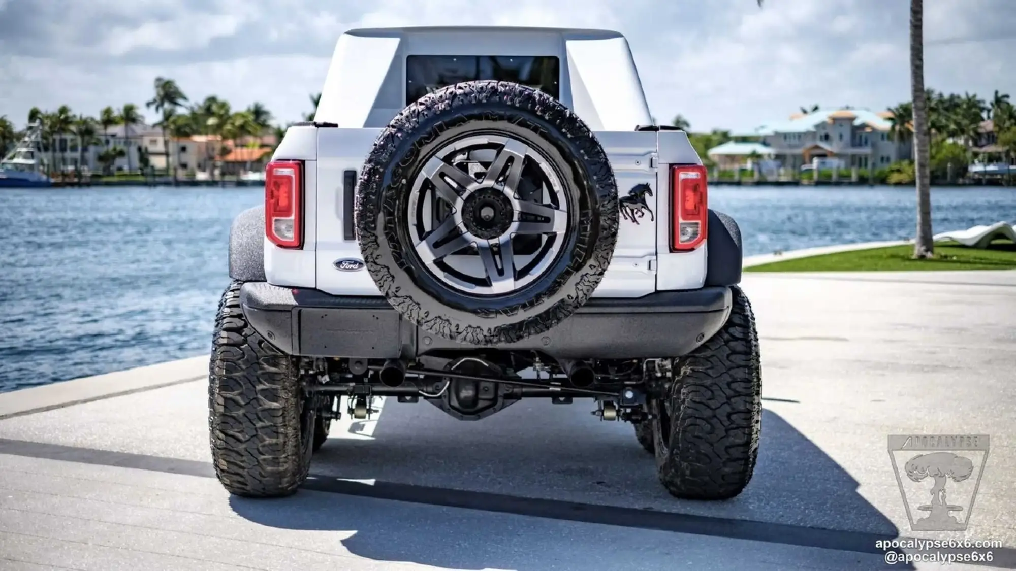 Ford Bronco Apocalypse Dark Horse - Foto - 19