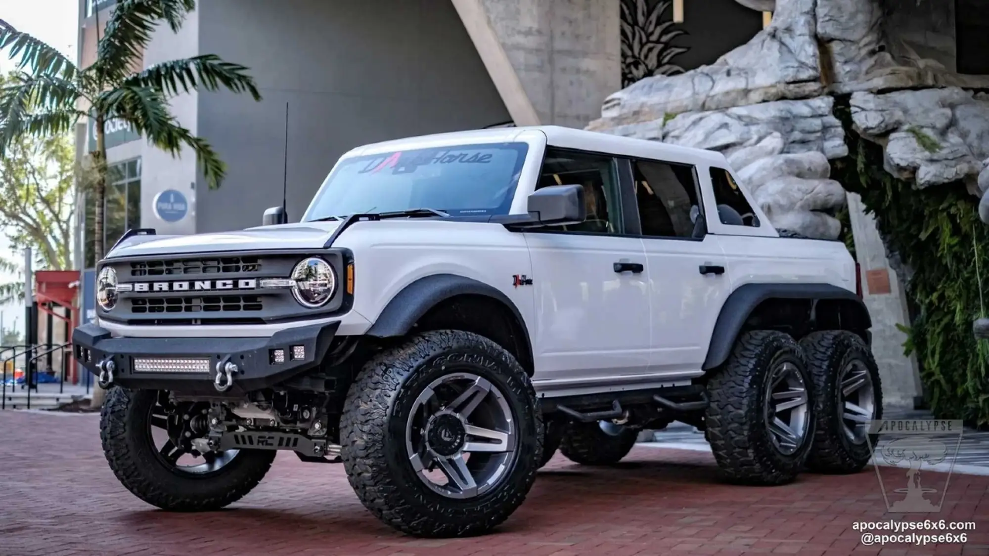 Ford Bronco Apocalypse Dark Horse - Foto - 13