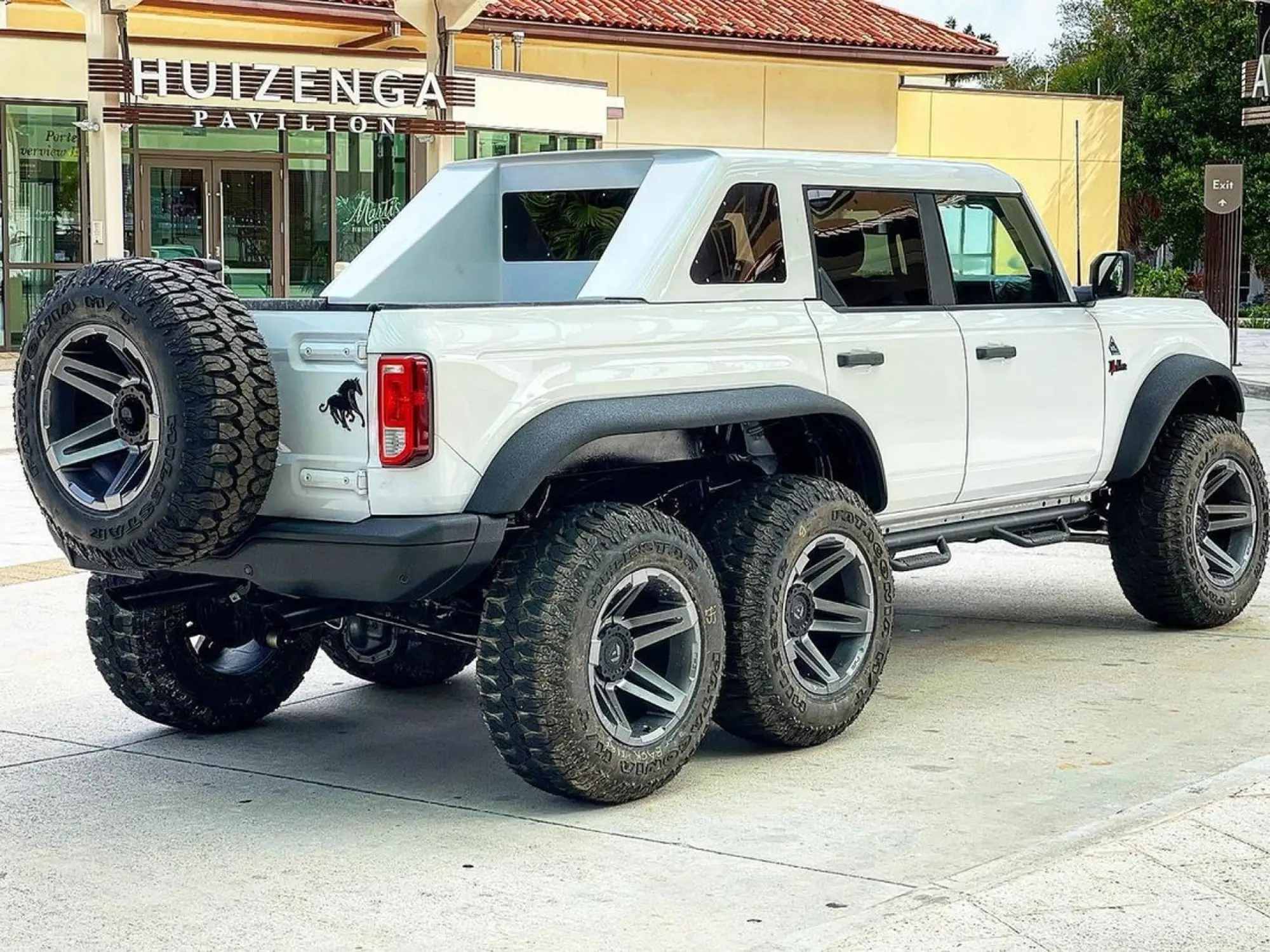 Ford Bronco Apocalypse Dark Horse - Foto - 27