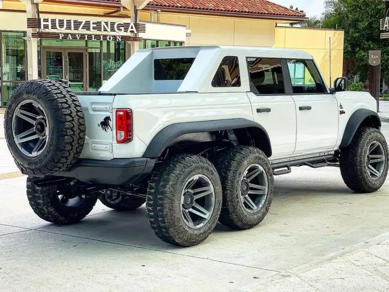Ford Bronco Apocalypse Dark Horse - Foto - 27