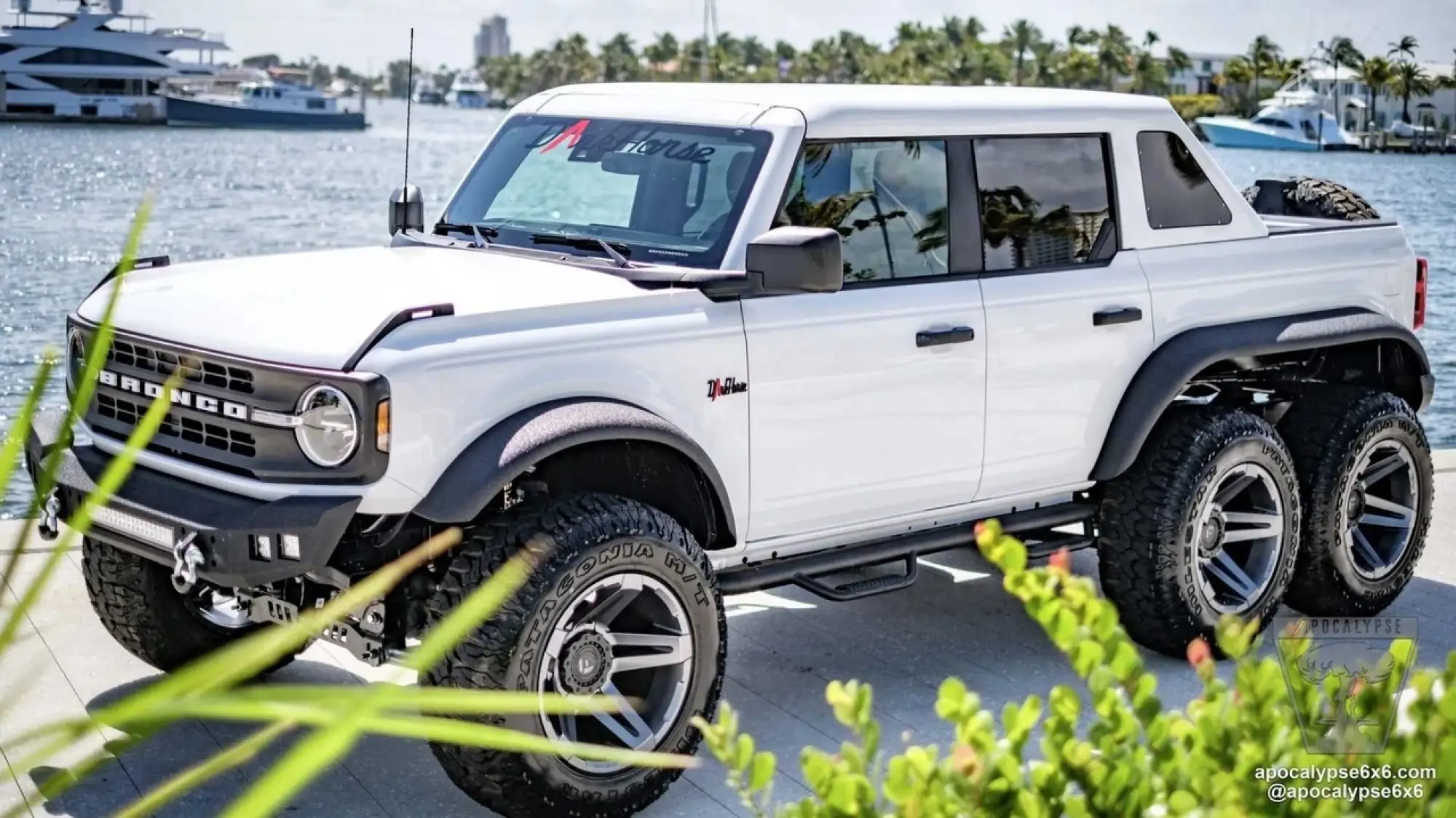 Ford Bronco Apocalypse Dark Horse - Foto - 32