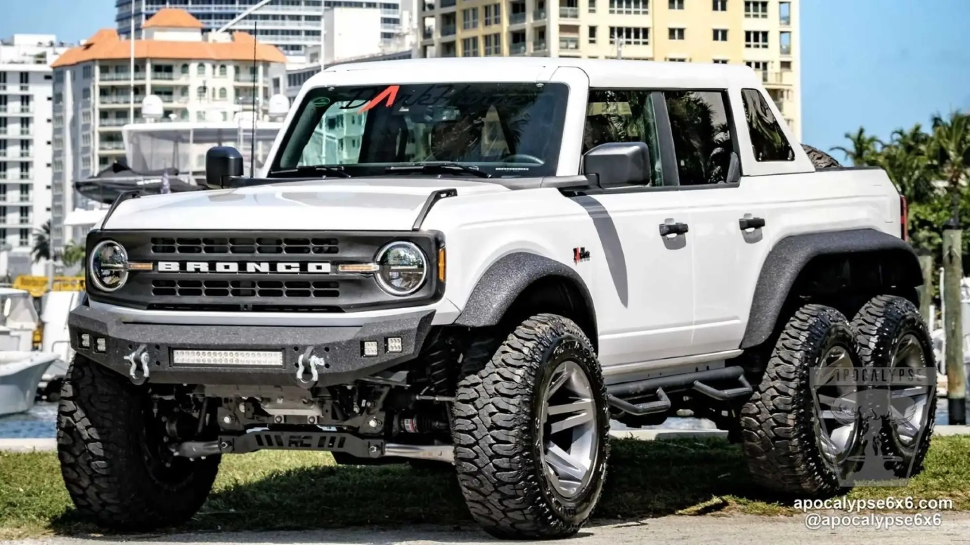 Ford Bronco Apocalypse Dark Horse - Foto - 29