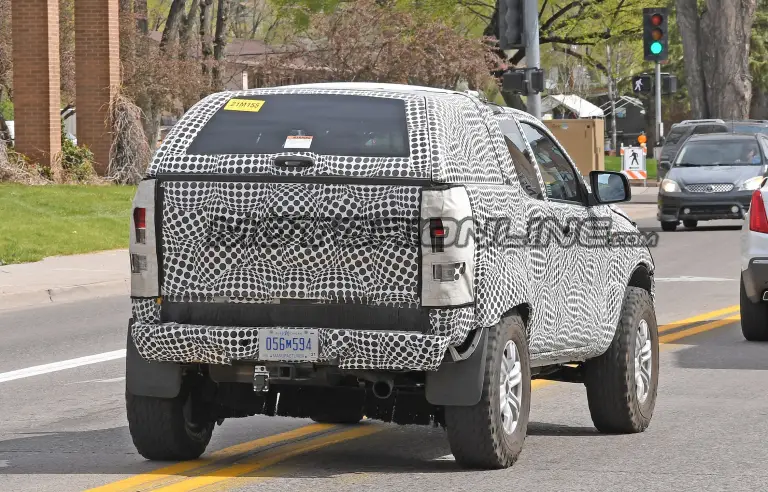 Ford Bronco - Foto spia 10-05-2019 - 12