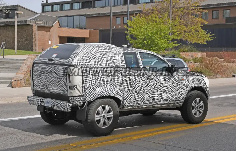 Ford Bronco - Foto spia 10-05-2019 - 9