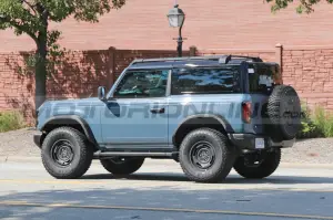 Ford Bronco Heritage Edition 2023 - Foto Spia 21-07-2022 - 5