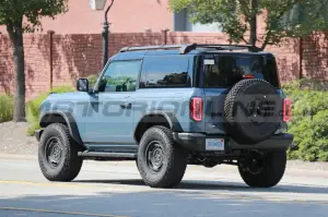 Ford Bronco Heritage Edition 2023 - Foto Spia 21-07-2022 - 7