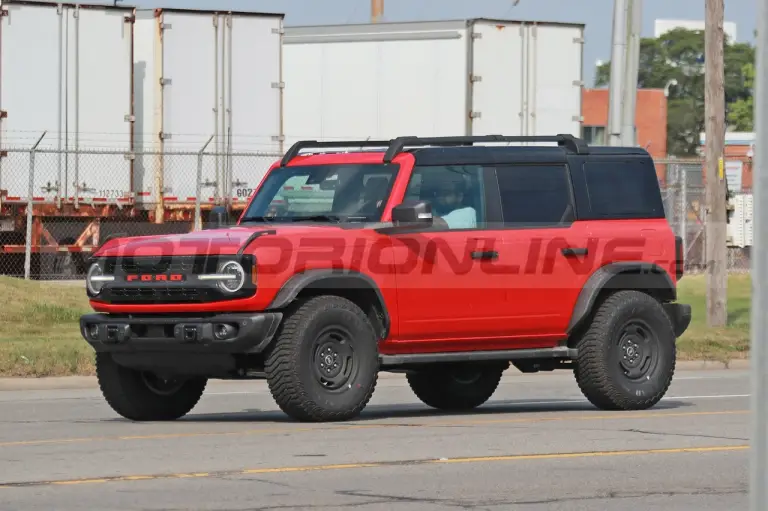 Ford Bronco Heritage Edition 2023 - Foto Spia 21-07-2022 - 23