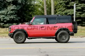 Ford Bronco Heritage Edition 2023 - Foto Spia 21-07-2022 - 26
