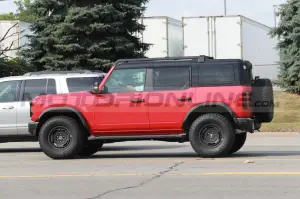 Ford Bronco Heritage Edition 2023 - Foto Spia 21-07-2022 - 1