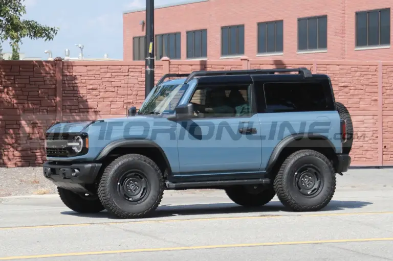 Ford Bronco Heritage Edition 2023 - Foto Spia 21-07-2022 - 17