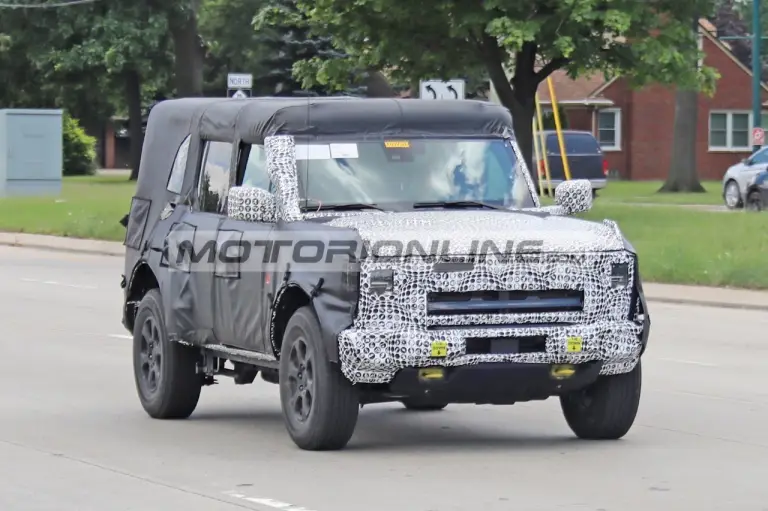 Ford Bronco Hybrid - Foto spia 30-6-2021 - 3