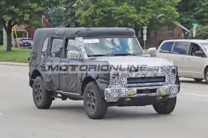 Ford Bronco Hybrid - Foto spia 30-6-2021 - 4