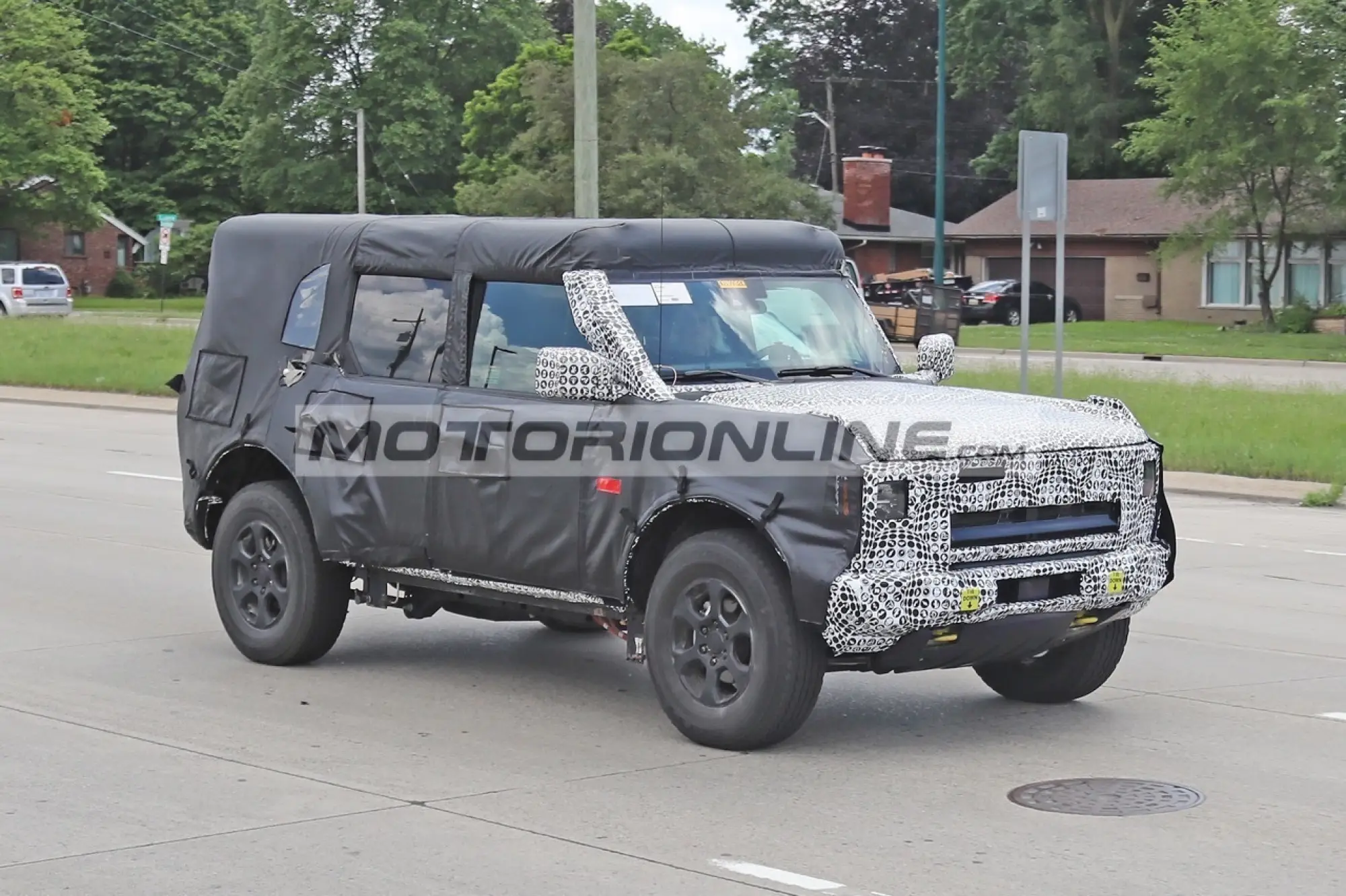 Ford Bronco Hybrid - Foto spia 30-6-2021 - 8