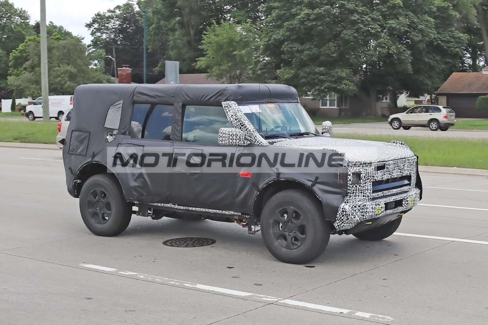 Ford Bronco Hybrid - Foto spia 30-6-2021 - 7