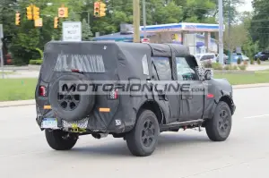 Ford Bronco Hybrid - Foto spia 30-6-2021 - 10