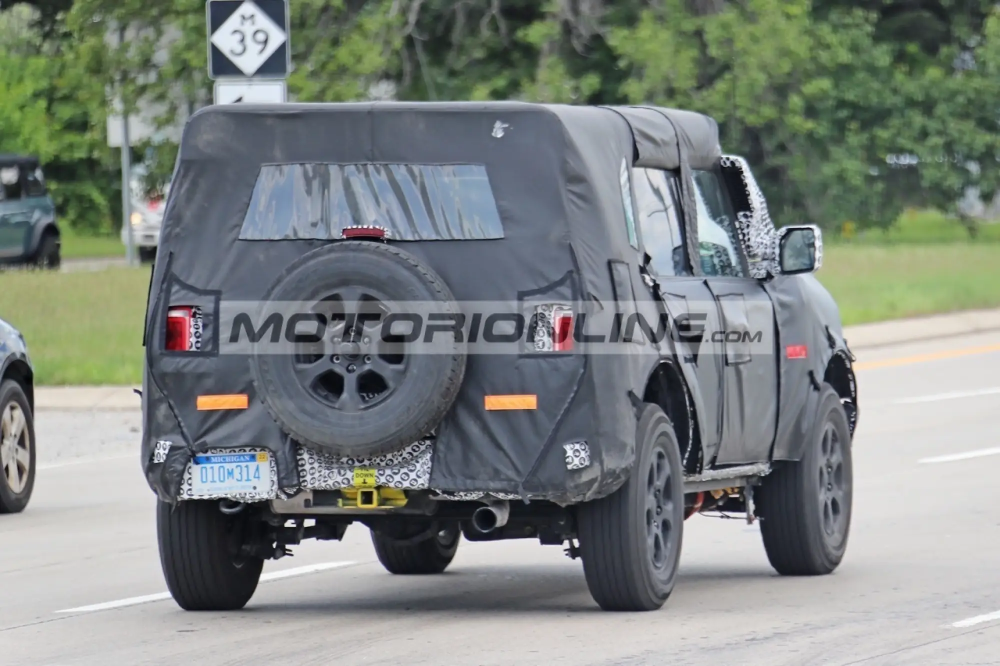 Ford Bronco Hybrid - Foto spia 30-6-2021 - 13