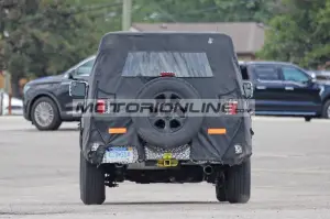Ford Bronco Hybrid - Foto spia 30-6-2021 - 15