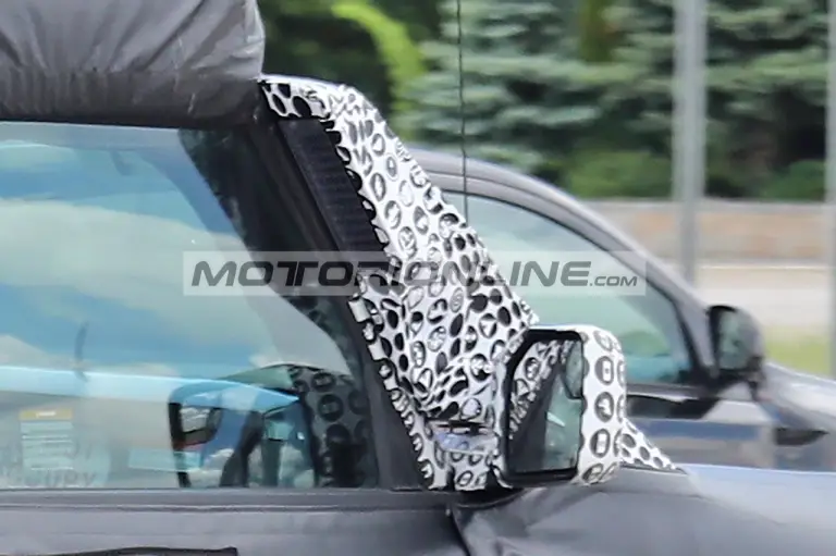 Ford Bronco Hybrid - Foto spia 30-6-2021 - 14