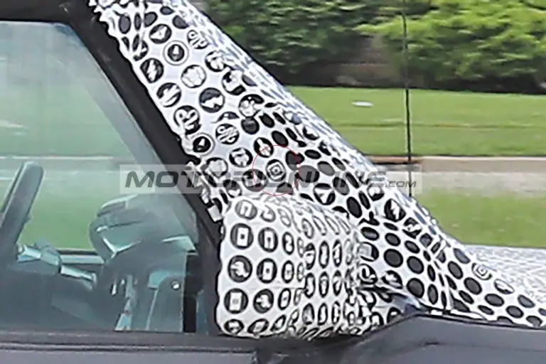 Ford Bronco Hybrid - Foto spia 30-6-2021 - 11
