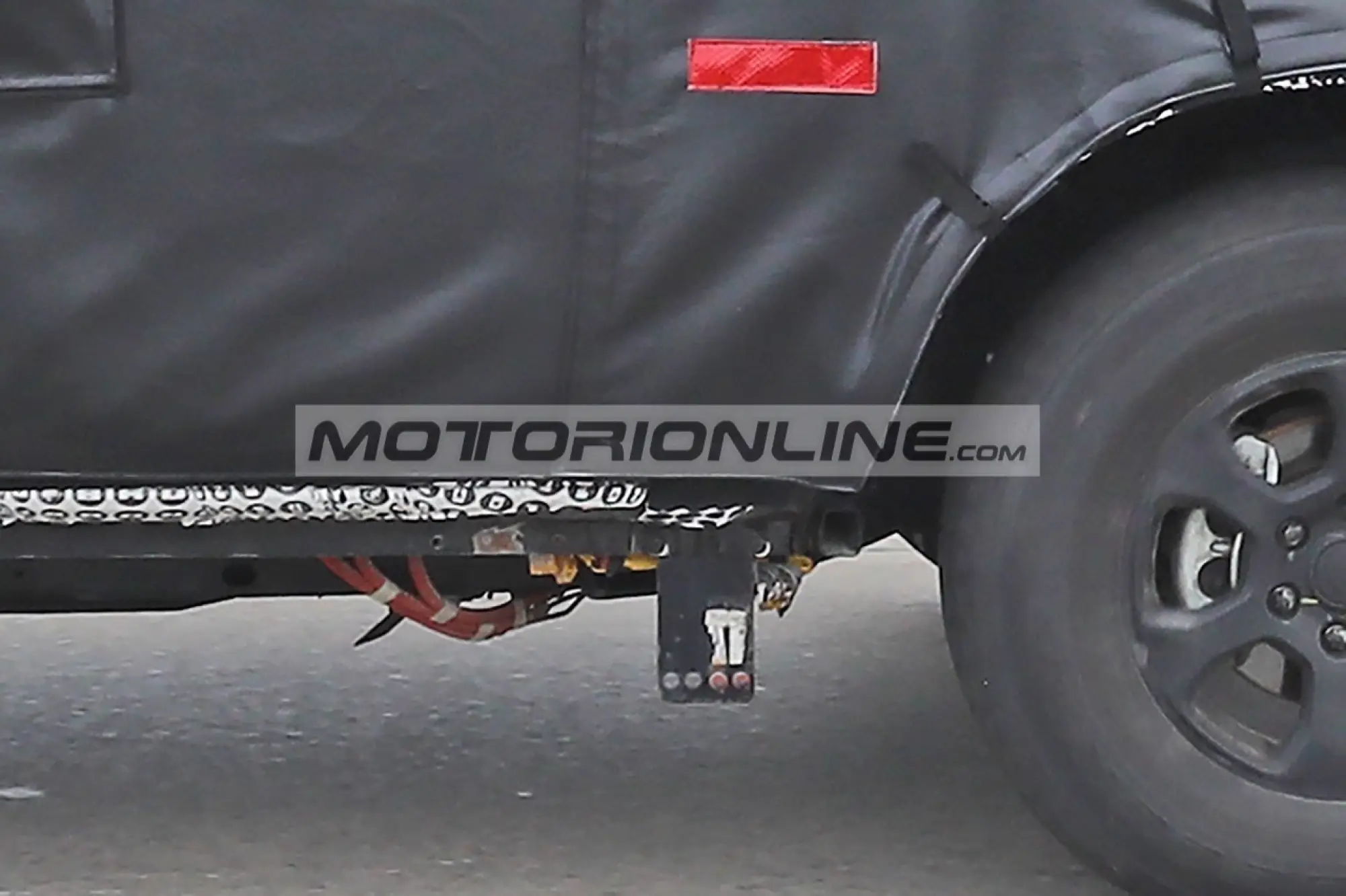 Ford Bronco Hybrid - Foto spia 30-6-2021 - 12