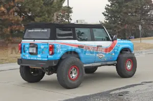 Ford Bronco modificato - Foto Spia 12-04-2022 - 8