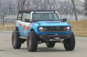 Ford Bronco modificato - Foto Spia 12-04-2022 - 11