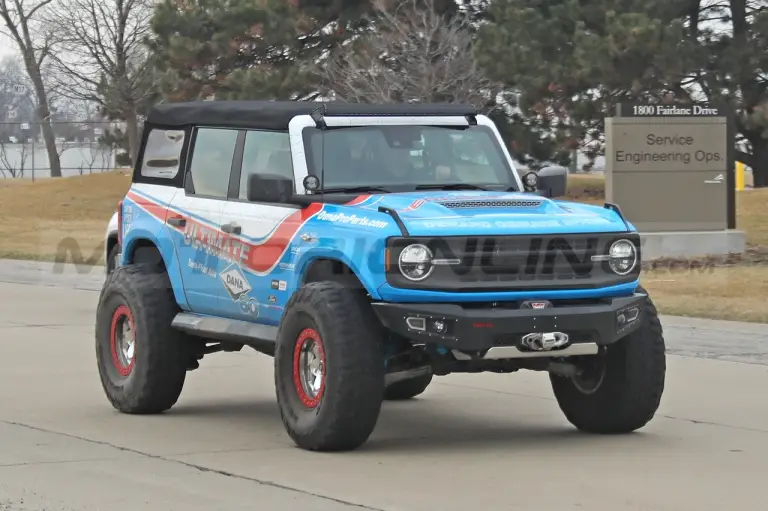 Ford Bronco modificato - Foto Spia 12-04-2022 - 5
