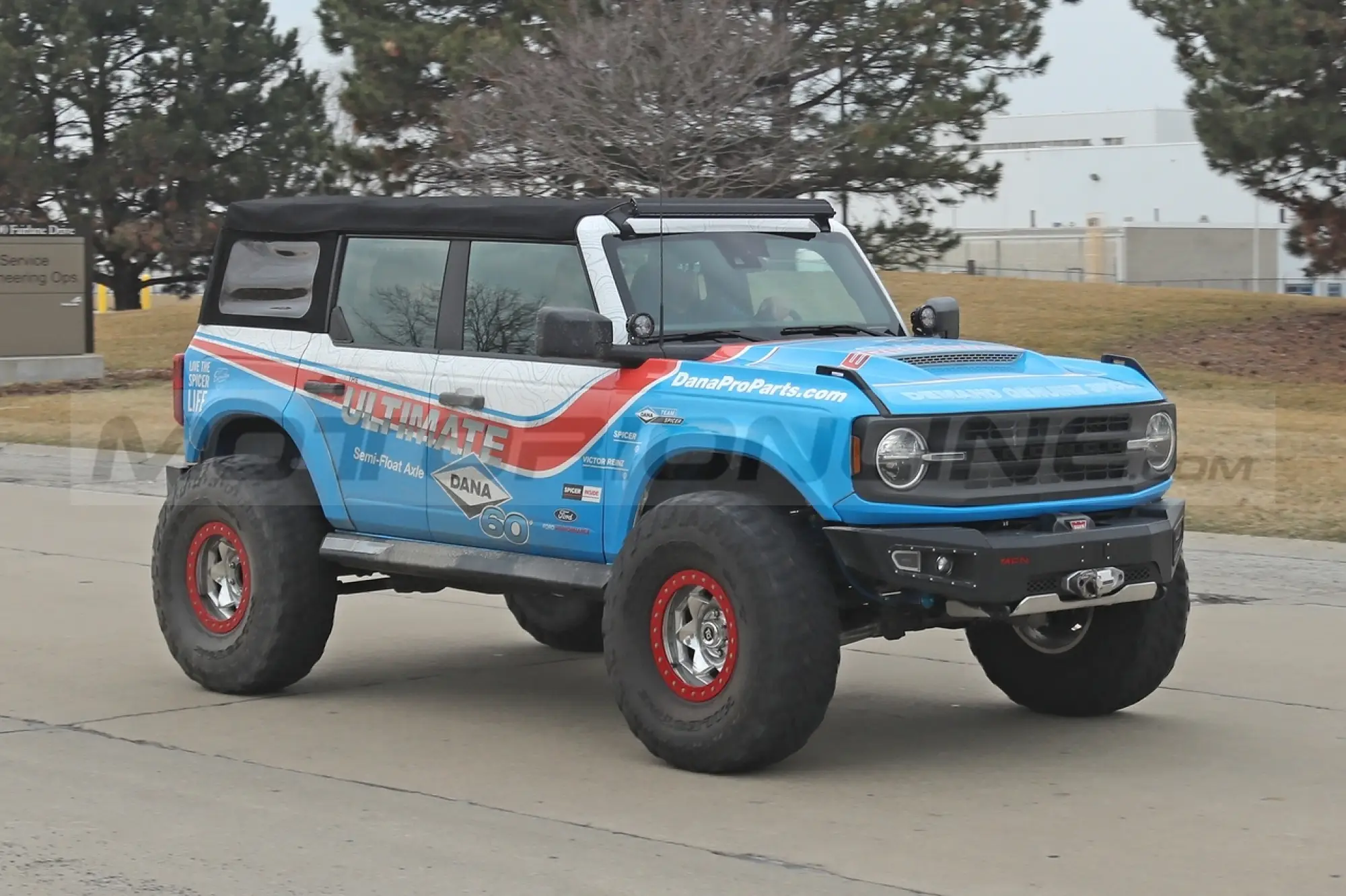 Ford Bronco modificato - Foto Spia 12-04-2022 - 12