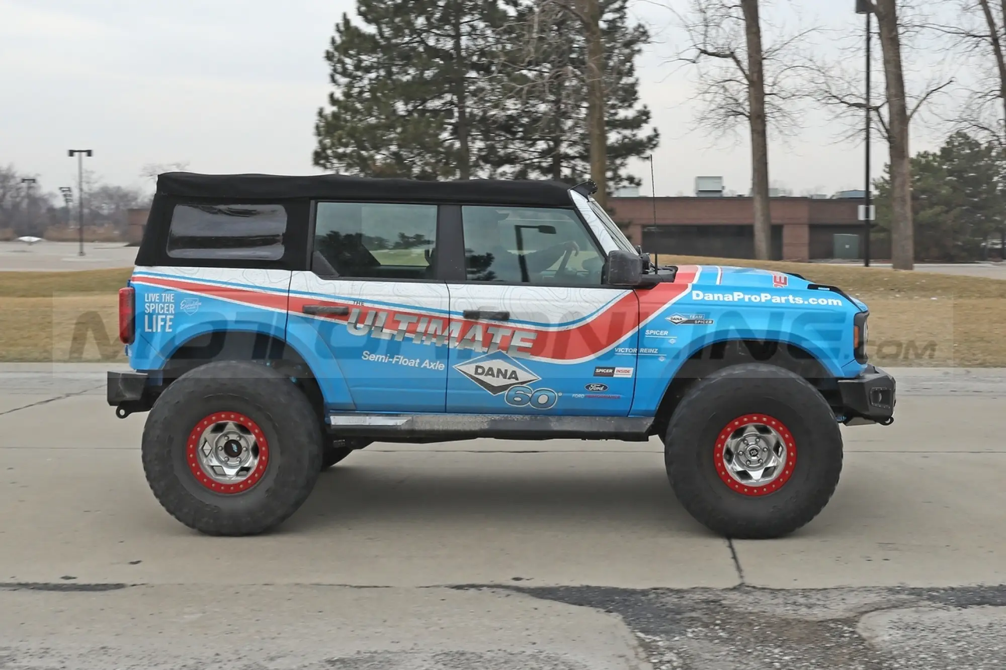 Ford Bronco modificato - Foto Spia 12-04-2022 - 4