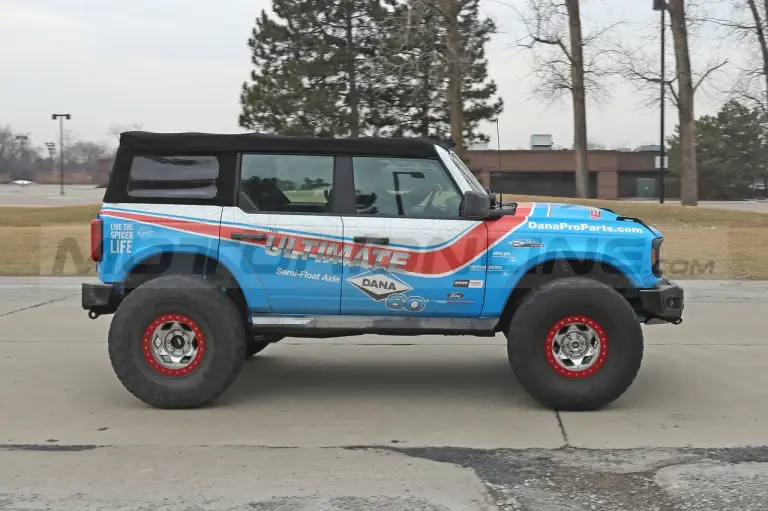Ford Bronco modificato - Foto Spia 12-04-2022 - 4